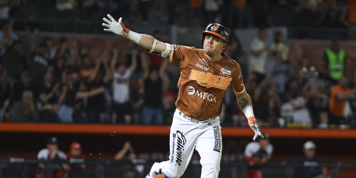Naranjeros remonta y vence a Mexicali en su juego inaugural en Hermosillo