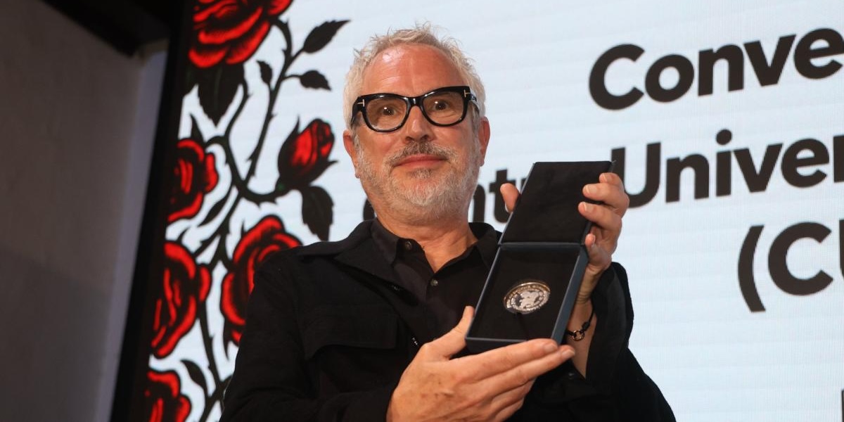 Alfonso Cuarón recibe la Medalla Filmoteca UNAM en el Festival de Morelia